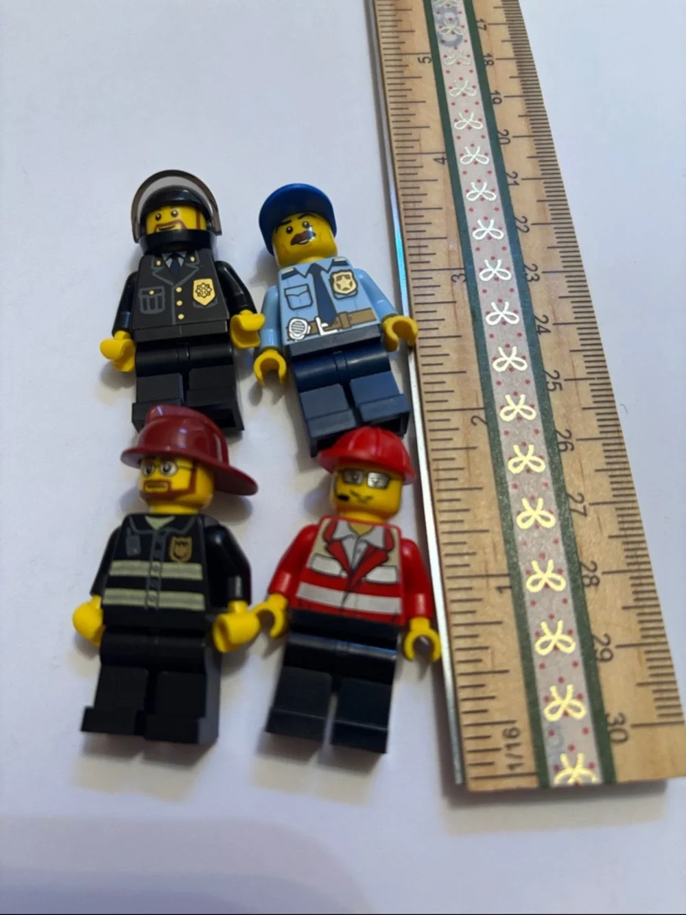 LEGO CITY MinifigureS LEGO Rescue LEGO Police Figures LEGO MINIFIGS LEGO HEROS